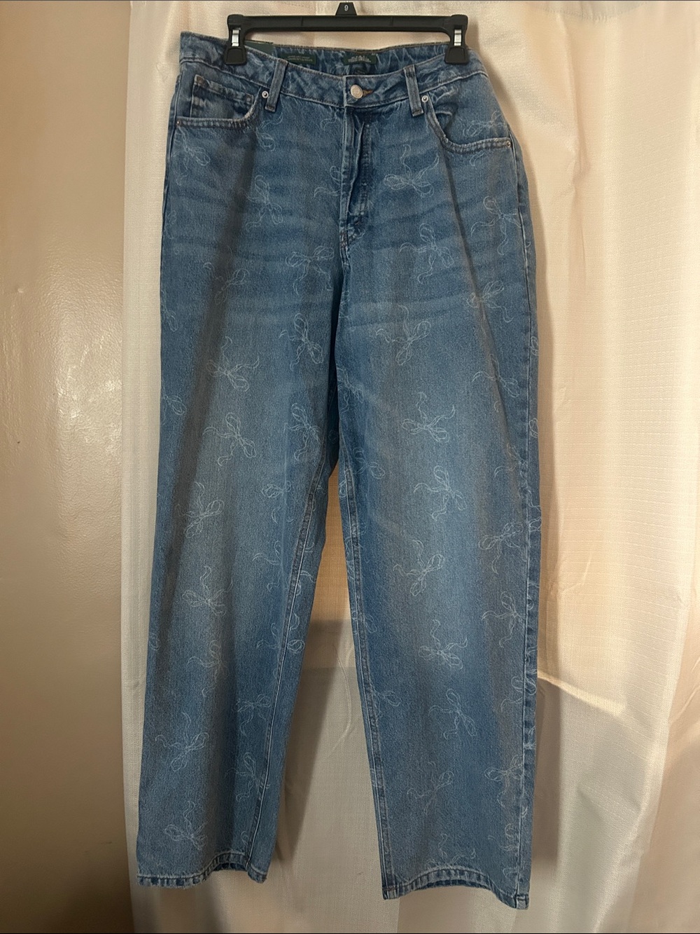 wild fable high rise curvy straight bow Jeans
